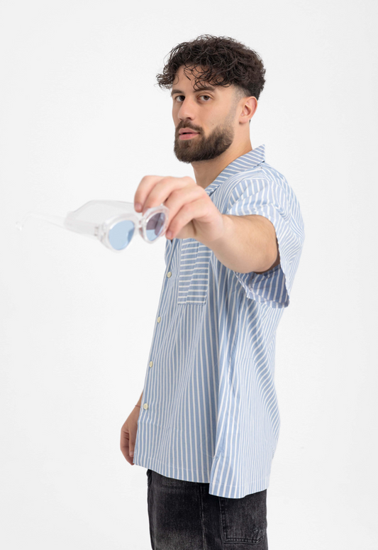 Men’s Vertical Stripe Short-Sleeve Shirt – Relaxed Fit with Contrast Pocket