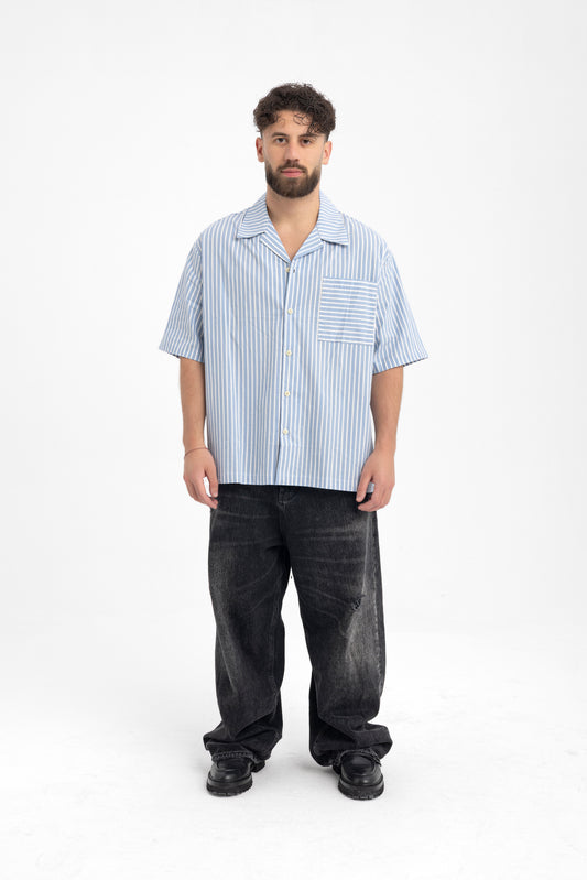 Men’s Vertical Stripe Short-Sleeve Shirt – Relaxed Fit with Contrast Pocket