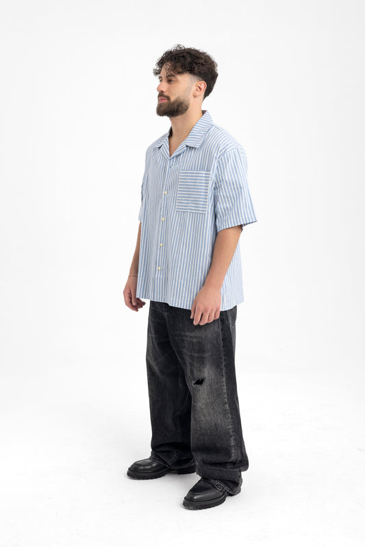 Men’s Vertical Stripe Short-Sleeve Shirt – Relaxed Fit with Contrast Pocket